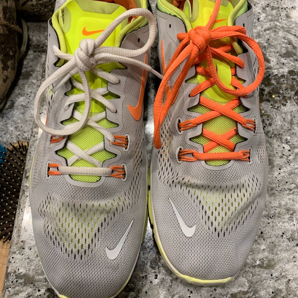Nike women’s Frees size 12